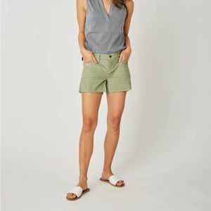 Carve design Womens corduroy shorts size 6